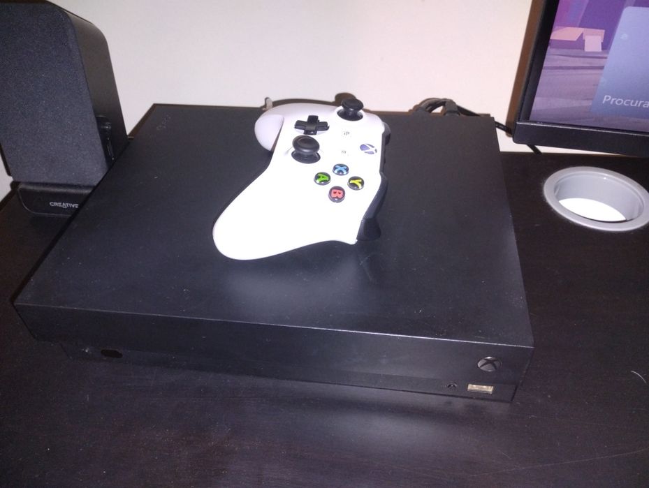 Xbox One X 1TB 4k HDR