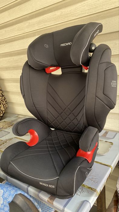 Продам дитяче крісло Recaro Monza Nova 2