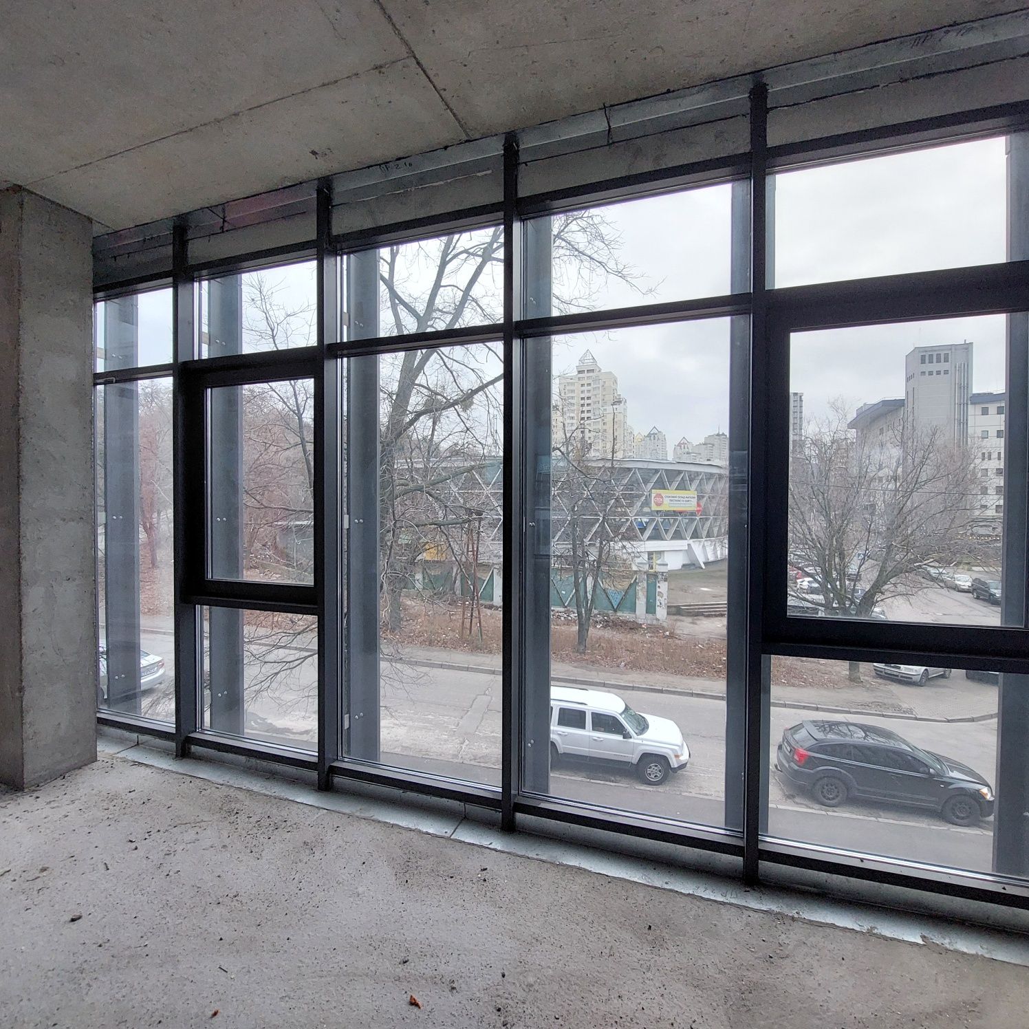 Аренда помещений БЦ. ПАРОВОЗ 1400 м² !!!  Пл. Петра Крывоноса 1 .