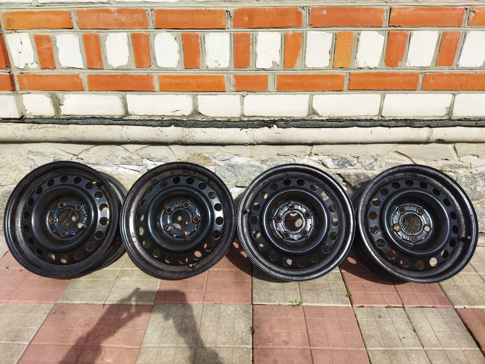 Продам комплект дисків R15 5/112