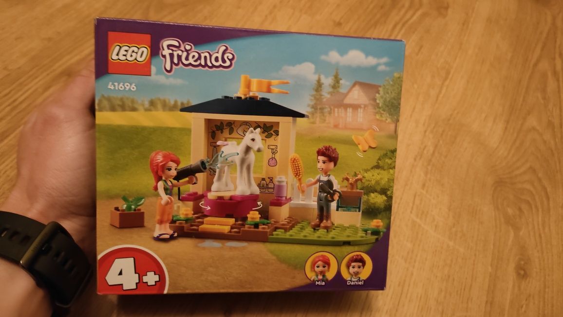 LEGO Friends 41696 Kąpiel dla kucyków w stajni