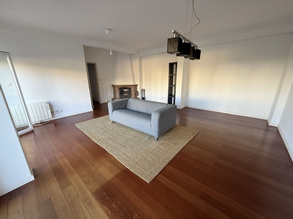 Arrendo apartamento T2 com garagem fechada