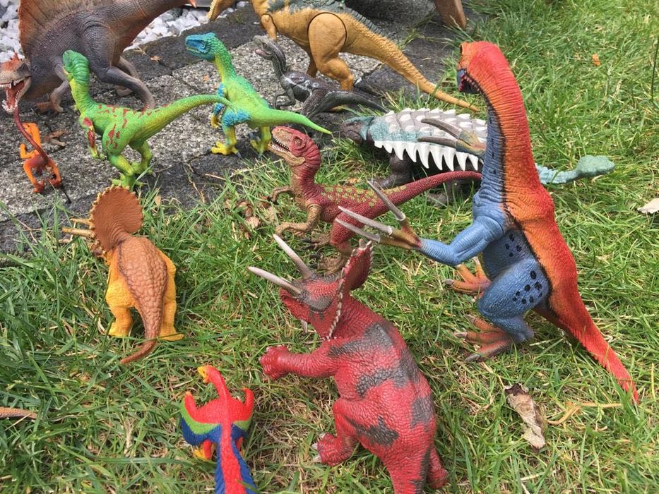 DINOZAURY i SMOKI - Zestaw ponad 30 Figurek Kolekcjonerskich!