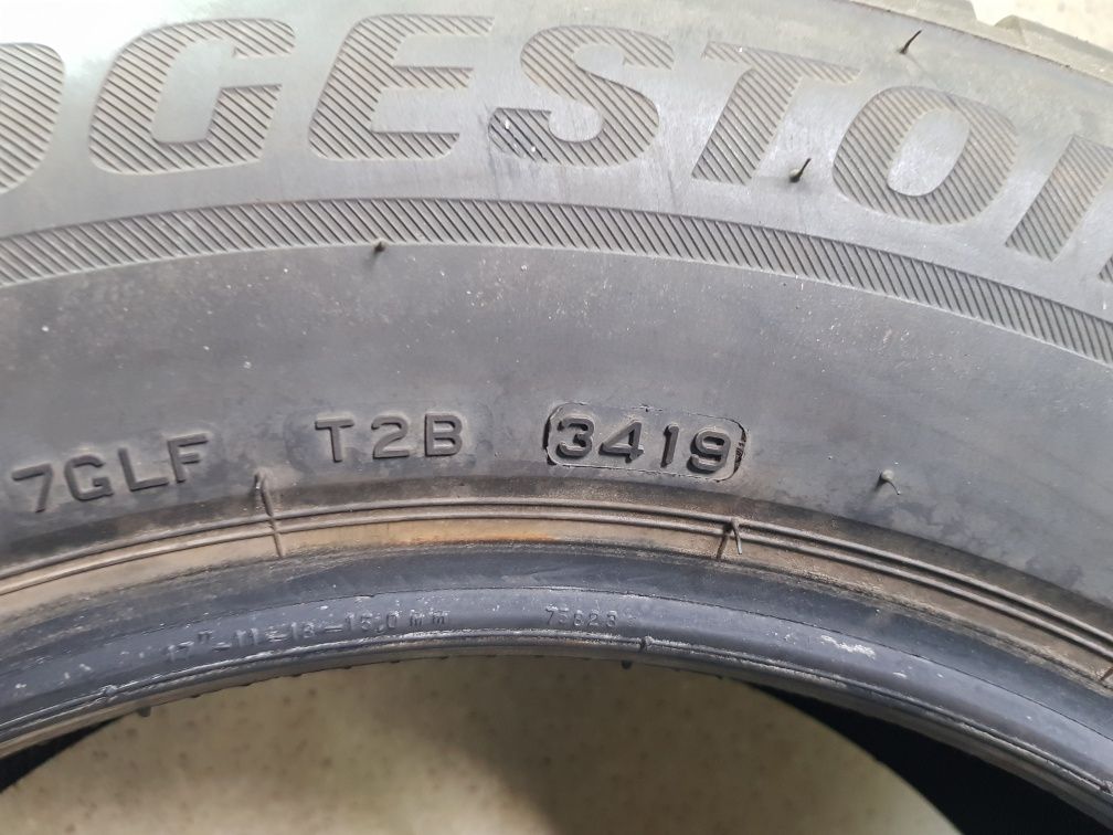 Bridgestone Blizzak LM001 215/65R17