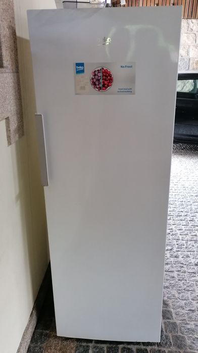 Congelador vertical Beko
