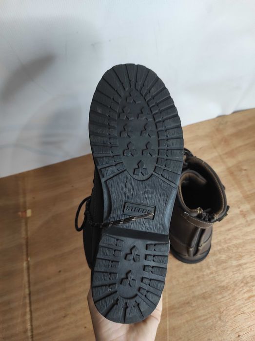534.40. Buty stajenne Steeds rozmiar 40