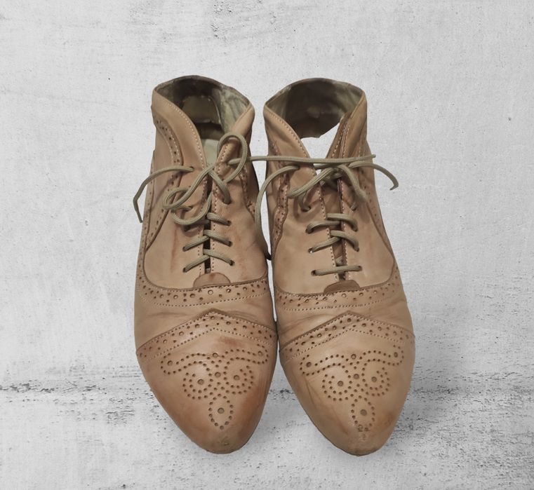 Черевики жіночі на шнурівці