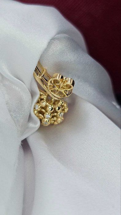 Сережки у стилі Cactus de Cartier з діамантами 1,732 ct