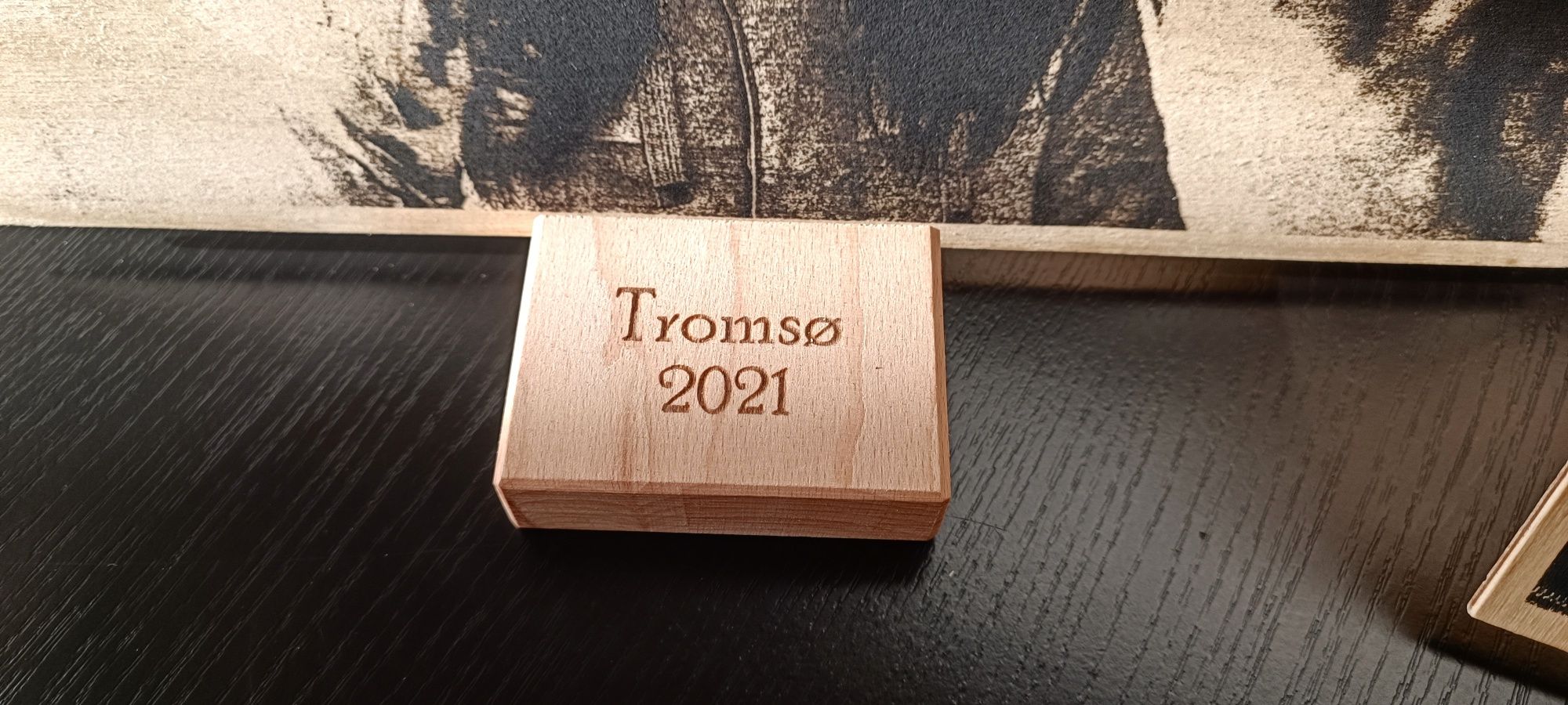 Grawerowanie na Drewnie – Twoje Zdjęcie w Formacie A3!