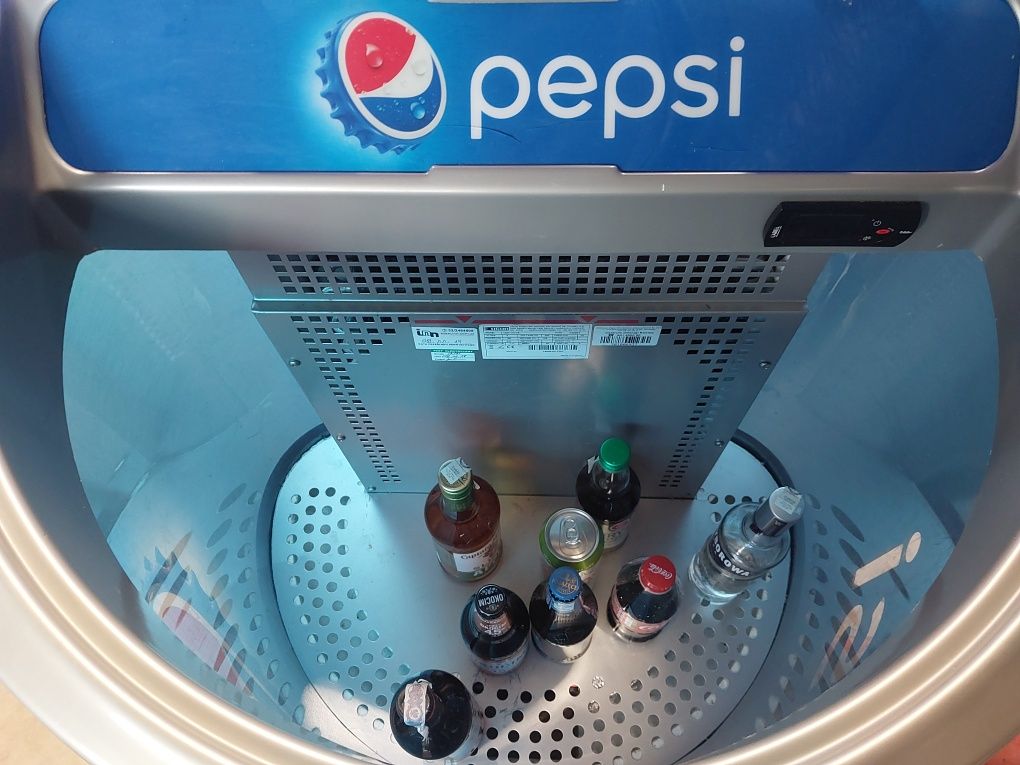 Lodówka pepsi po dużym serwisie