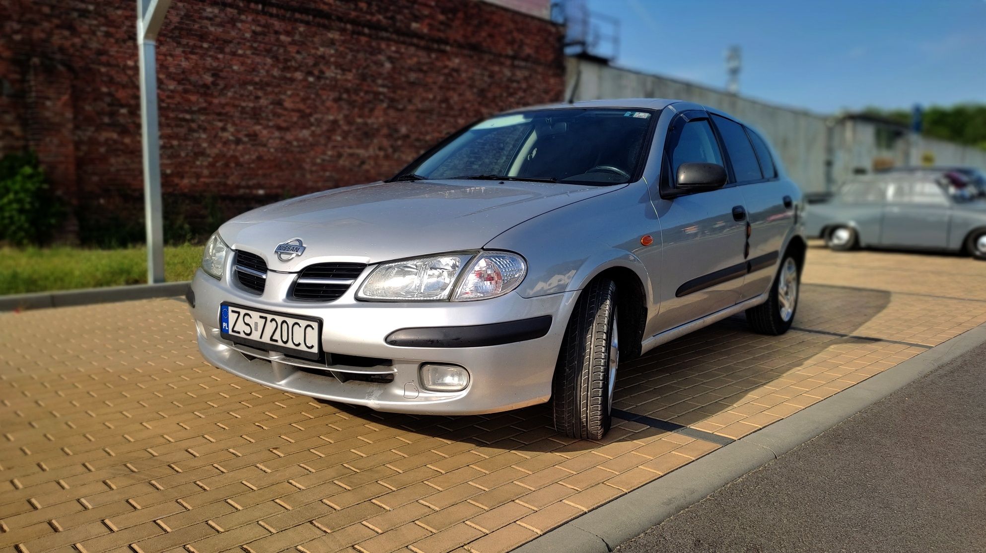 Nissan Almera 1.8