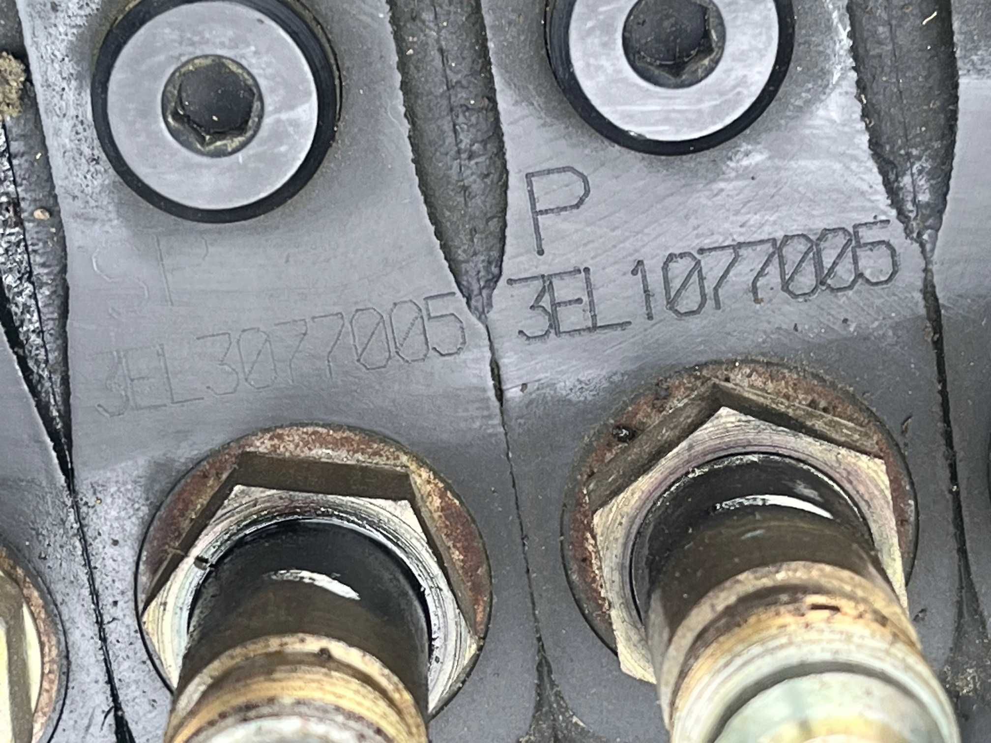 3EL1177Sekcje rozdzielacza bobcat 3EL1677