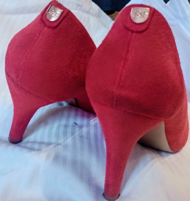 Czerwone zamszowe szpilki high heel r.38 Jenny Fairy