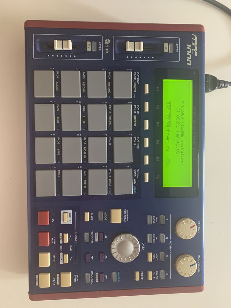 Akai mpc 1000 JJOS2XL RAM MAX128mb na caixa original otimo estado mp