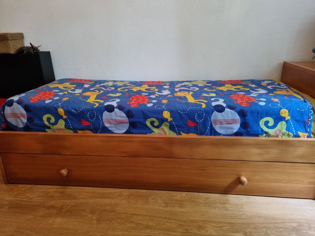 Cama solteiro com gavetas colchão Ikea