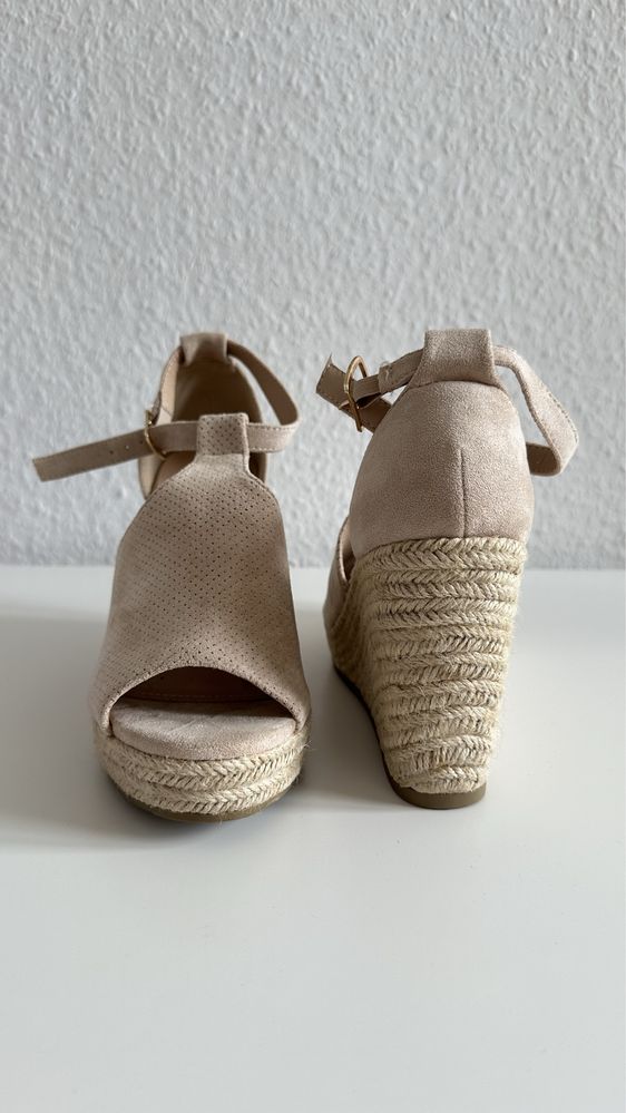 Sandały/ espadryle na koturnie rozm. 39/ boho