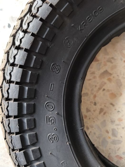 Vários pneus motorizadas triciclos e motociclos