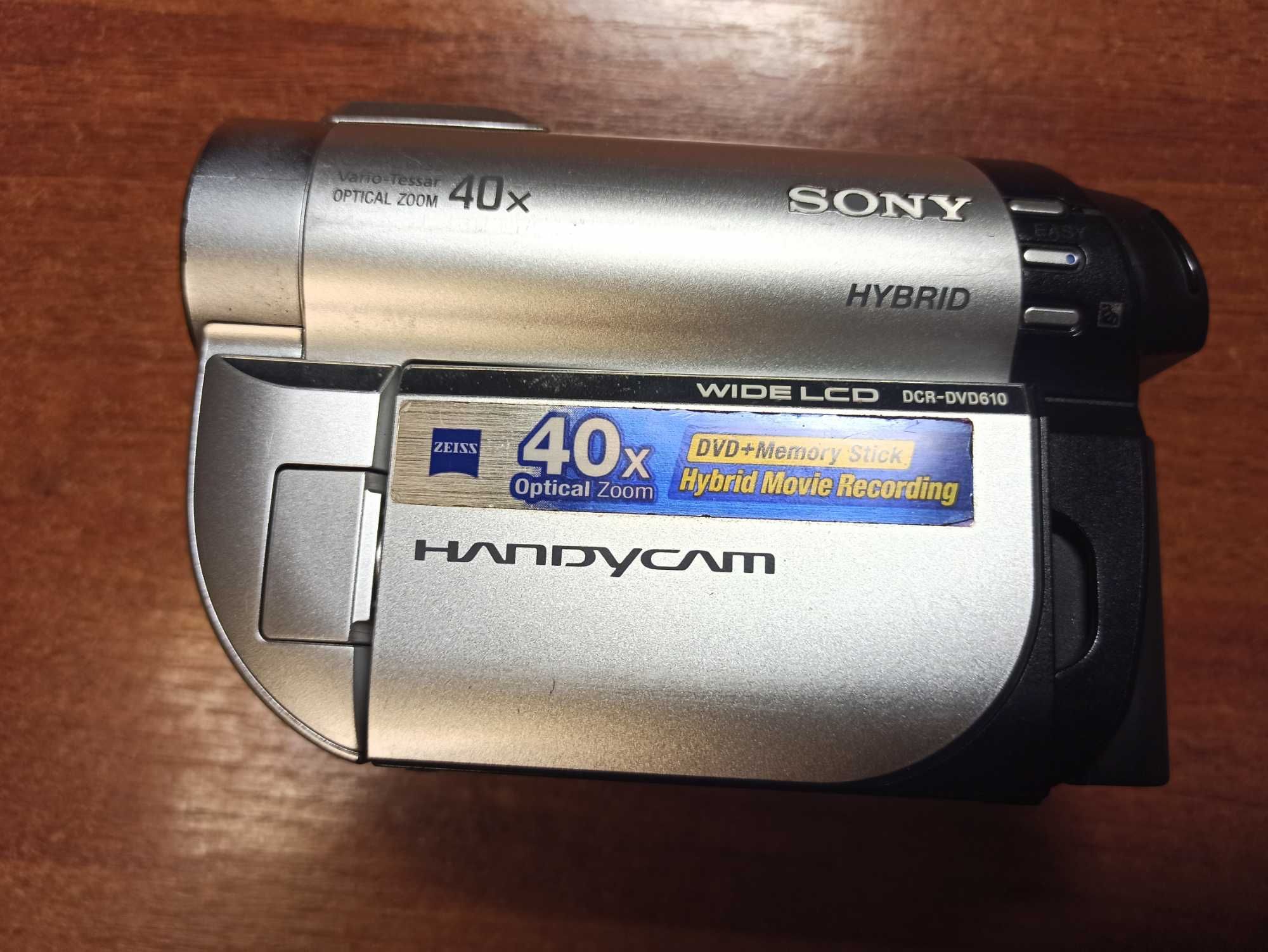 Відеокамера "SONY DCR-DVD610". В робочому стані. З недоліками.