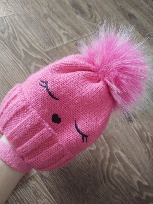 Шапка зимова на дівчинку