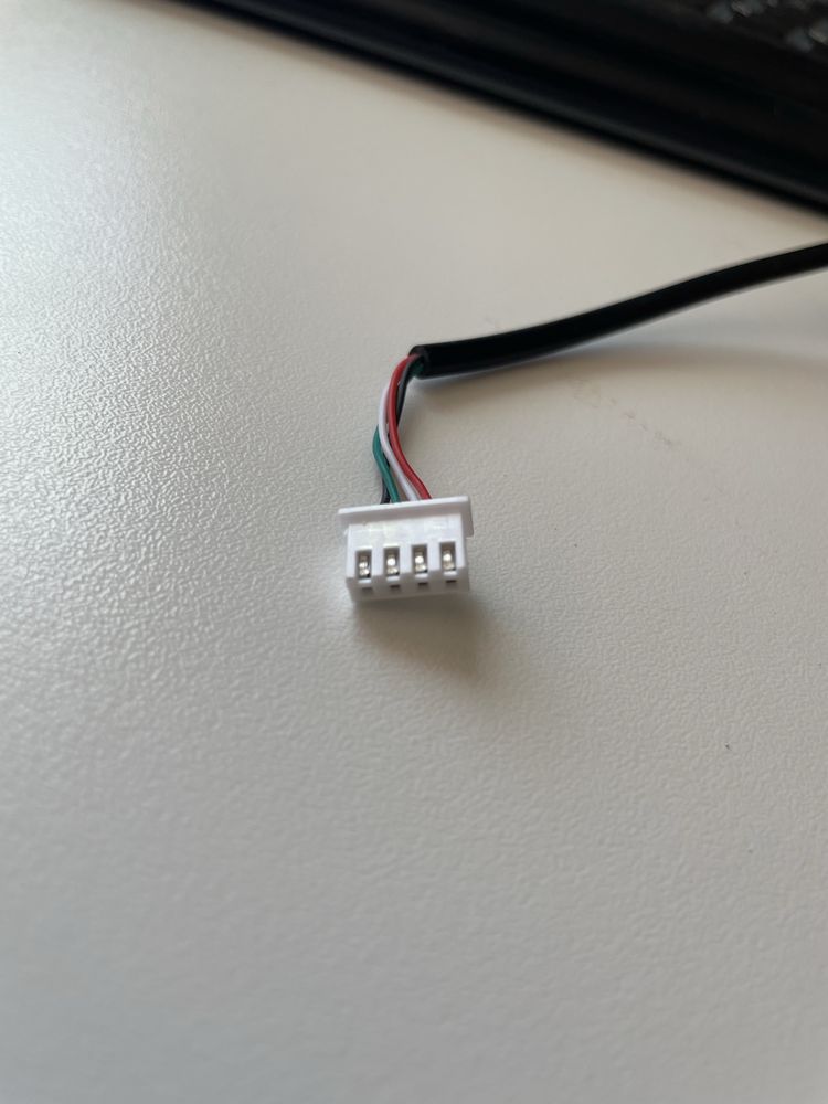 Cabo USB com conector interno de 4 pinos