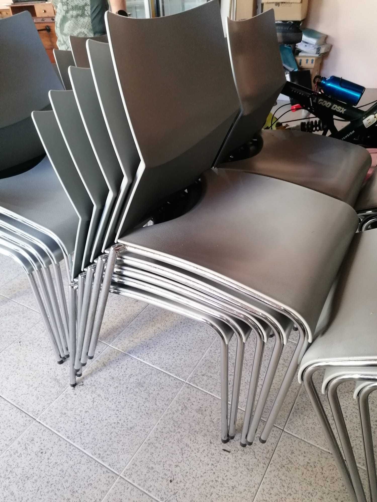 Mesa com cadeiras
