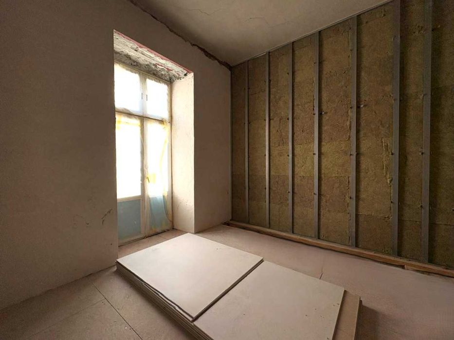 Продаж 2 кім квартира 72 м2, вул. Пекарська, м. Львів