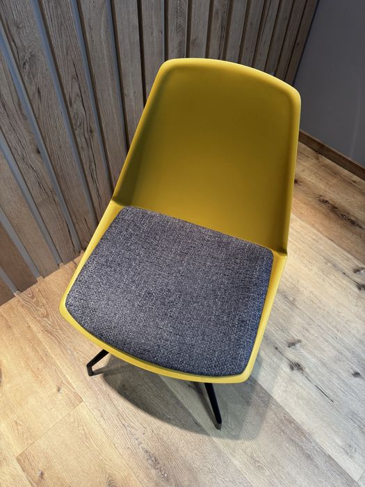 Krzesło żółte musztardowe Nox 4 designerskie krzesła szare siedzisko