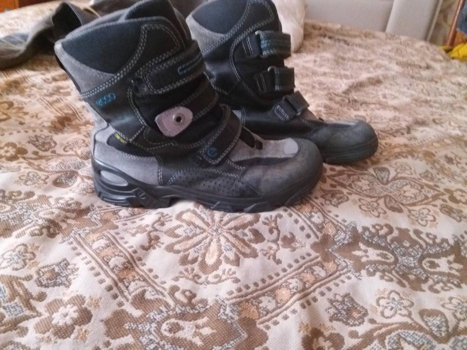 Зимние ботинки фирмы ECCO