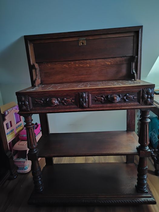 Pomocnik, stolik eklektyczny z blatem marmurowym