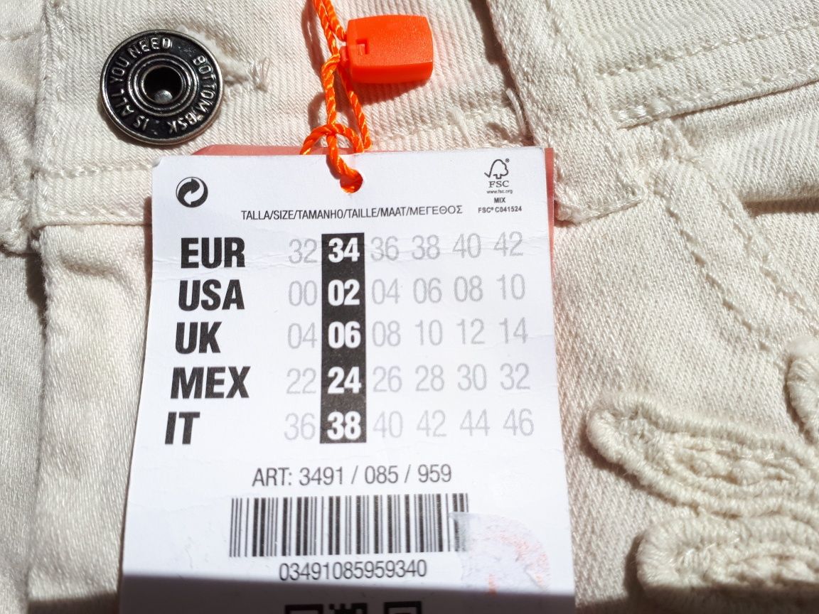Шорти жіночі котонові нові Bershka мереживом айворі білі