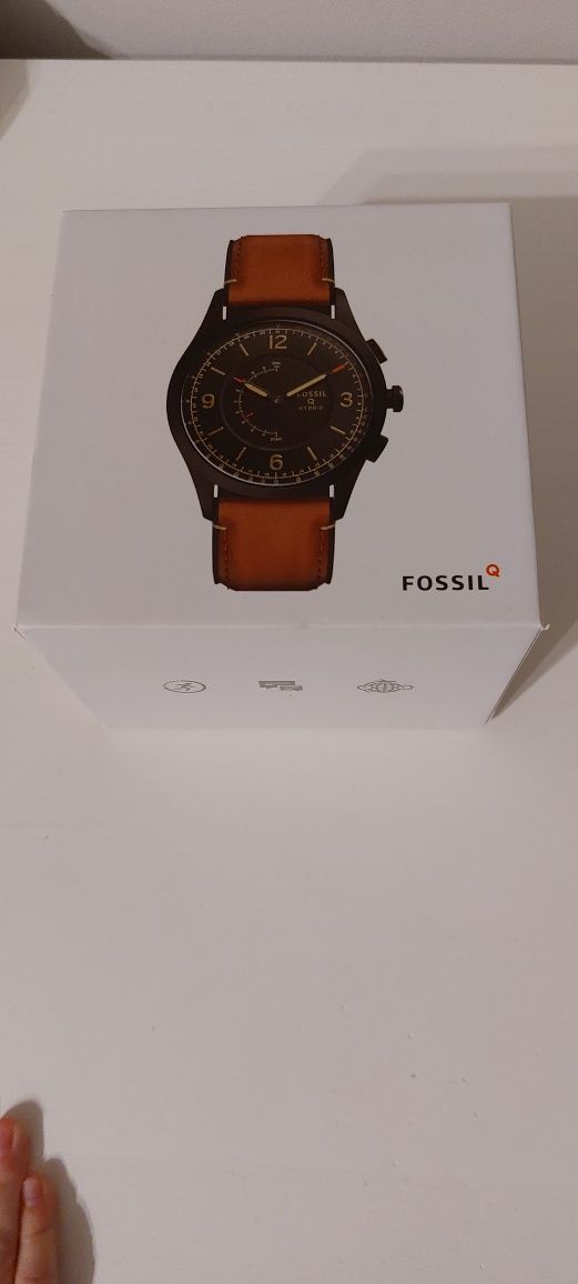 Zegarek fossil q hybrid