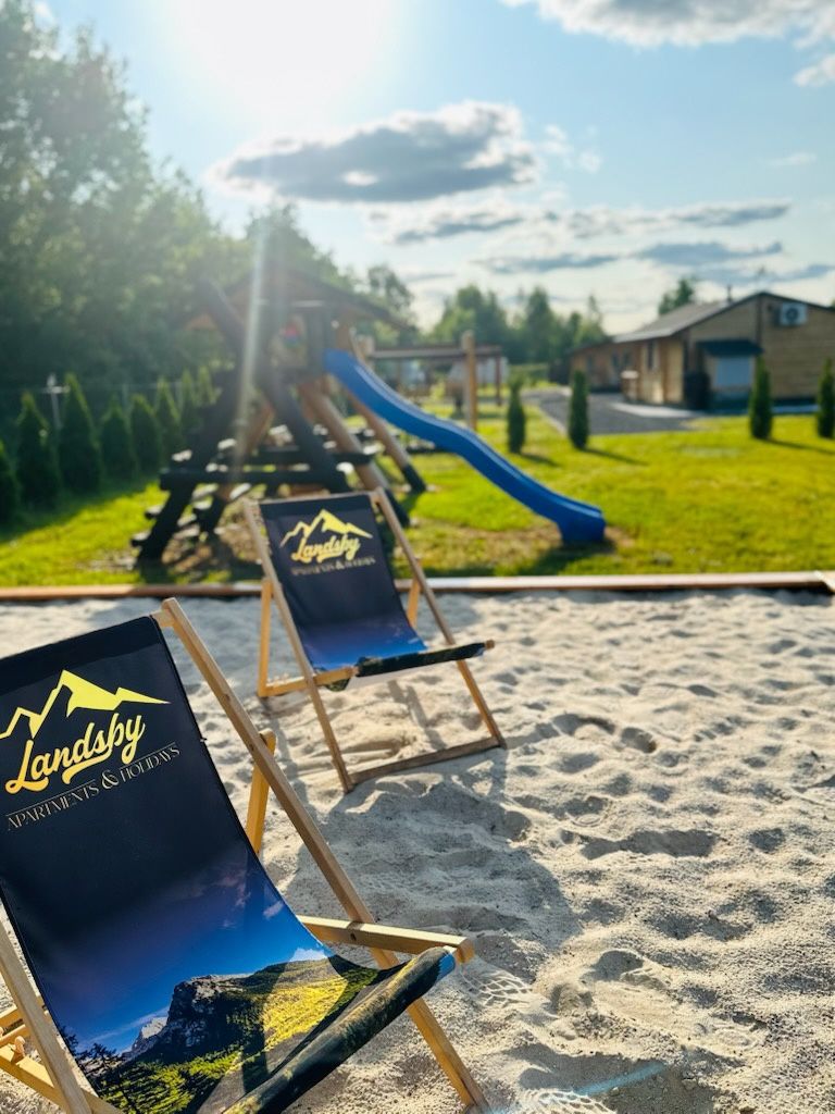 Apartamenty / Domki Letniskowe Noclegi Zbiornik Jeziorsko - LandsBy