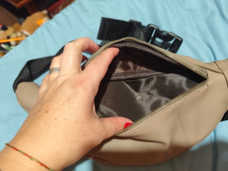 Сумка бананка бежева