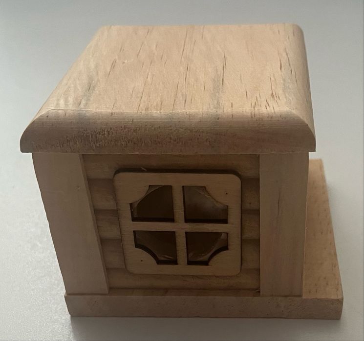 Drewniany domek dla chomika myszy mały 10x9 cm otwierany dach