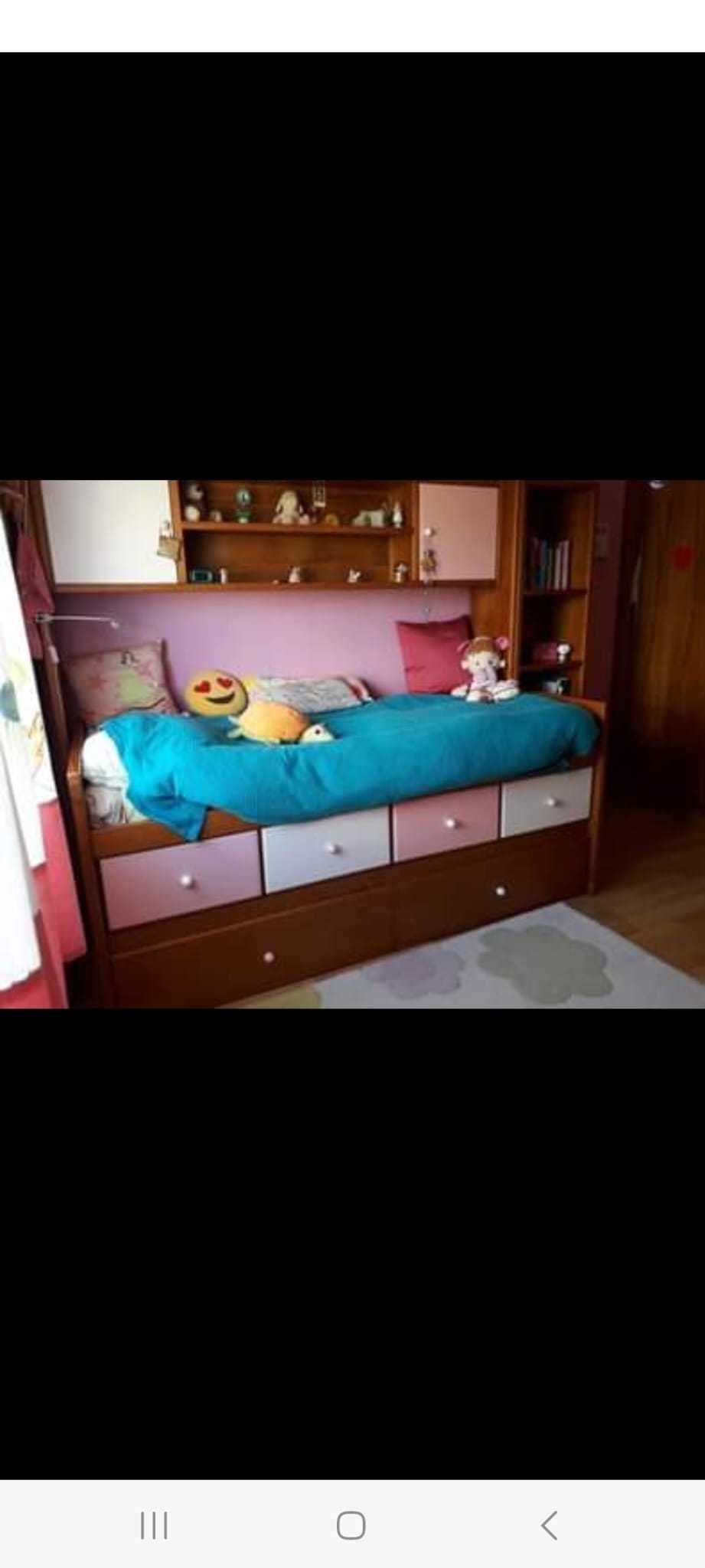 Mobília Quarto Criança em excelente estado