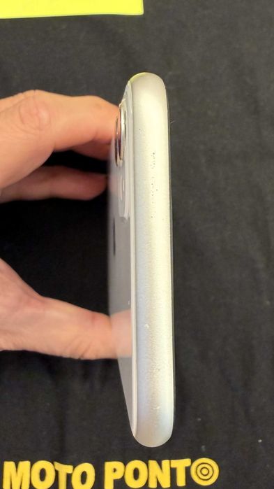 Apple iPhone 11 64GB com Caixa + Cabo