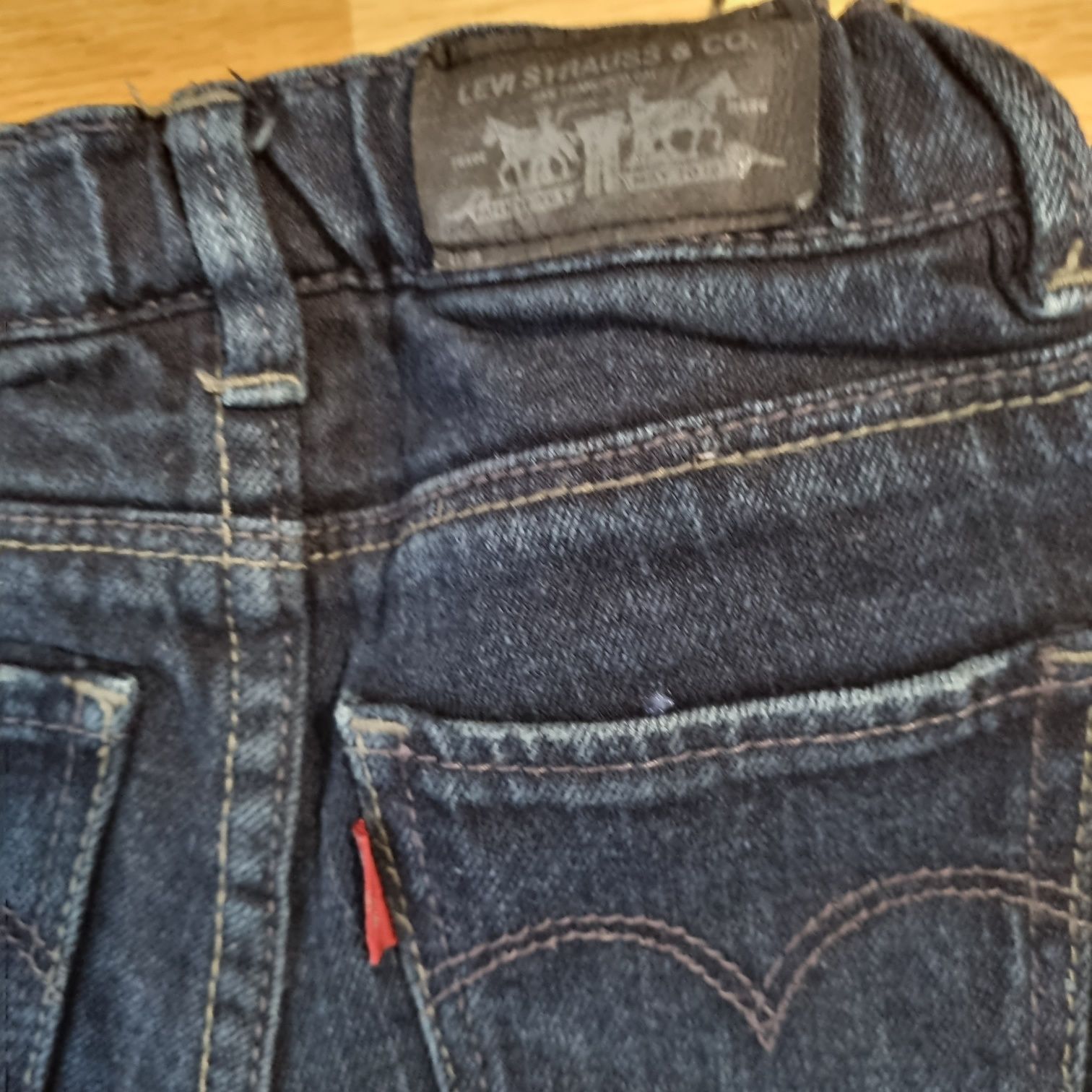 Jeansy Levis 2T slim regulacja w pasie