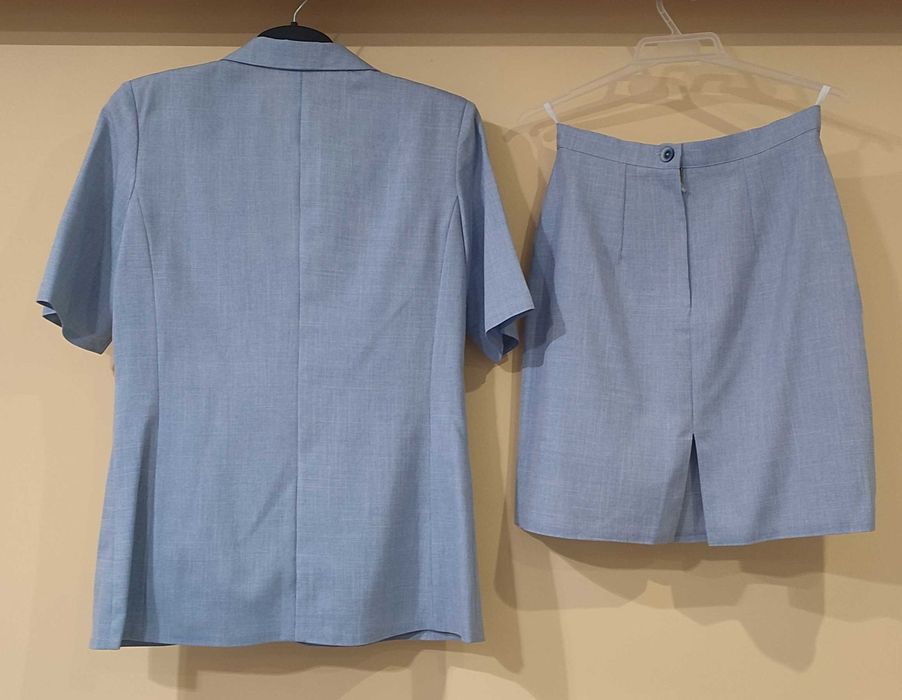 Garsonka garnitur damski ze spódnicą jasno niebieski 38 M