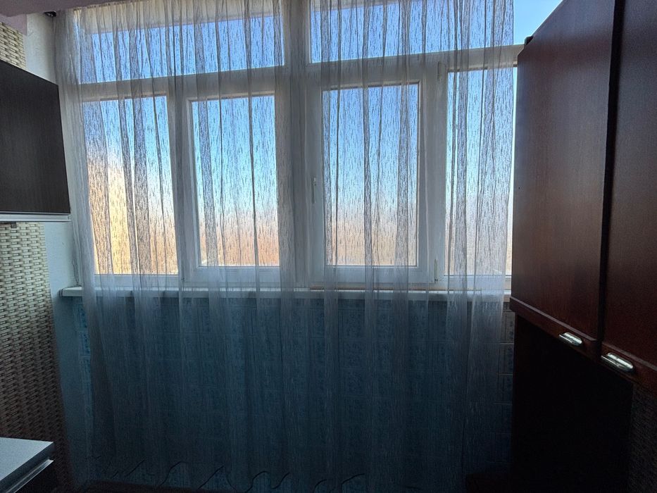 Трикімнатна квартира в районі ЦРЛ