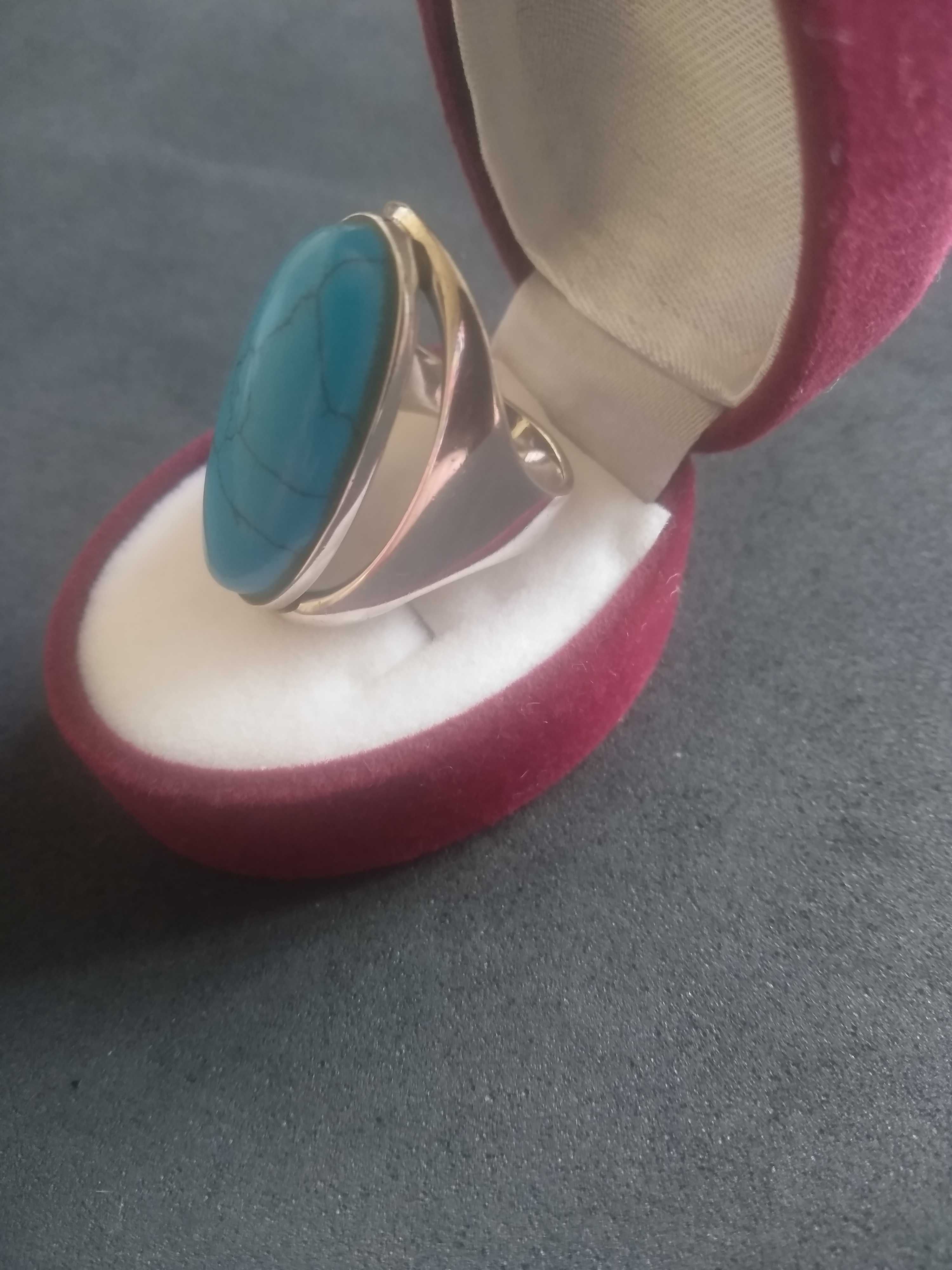 Серебряные кольцо и серьги с бирюзой