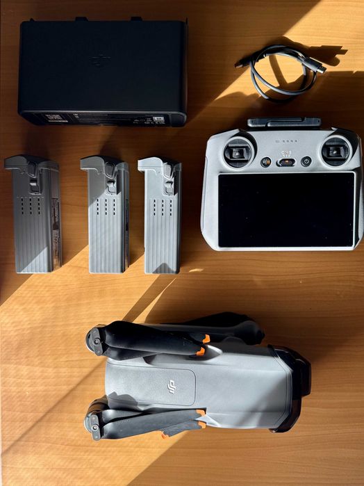 DJI Air 3 Fly More Combo em Excelente Estado + Seguro DJI Até Jan 2026