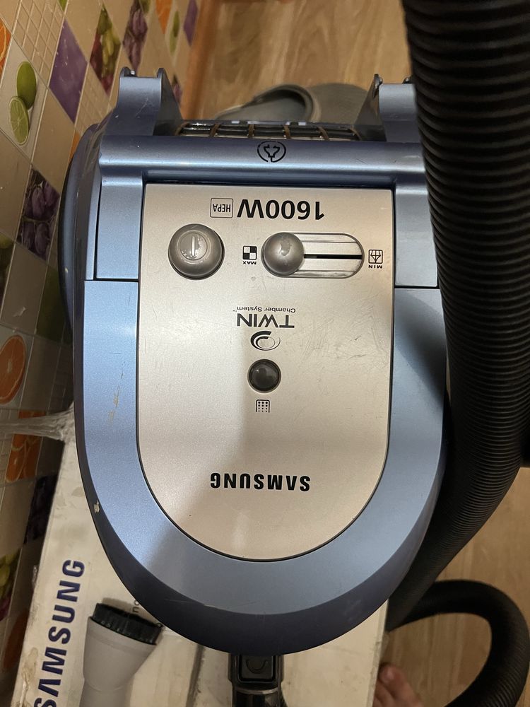 Пылесос Samsung 600грн