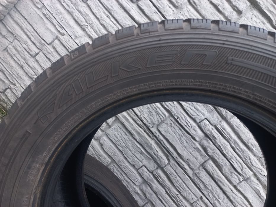 Opony zimowe 225/55r17C falken z 2021roku