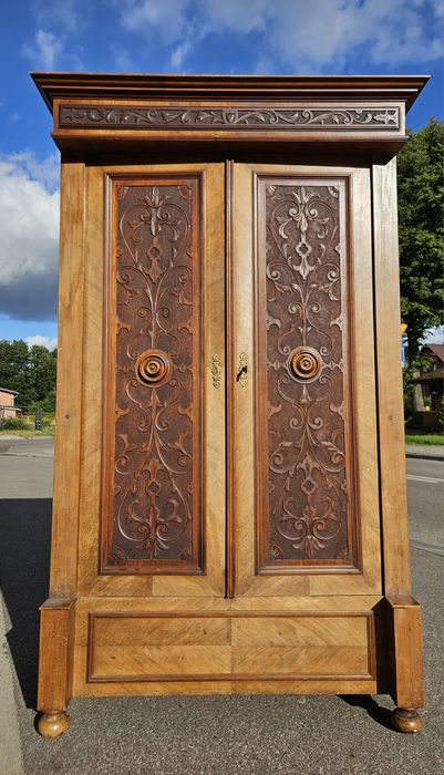 Stara Szafa Rzeźbiona