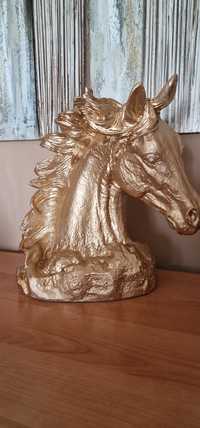 Busto cavalo dourado