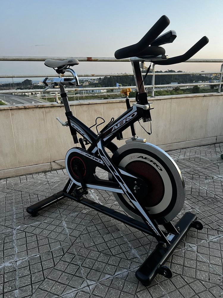 Bicicleta Spinning BH