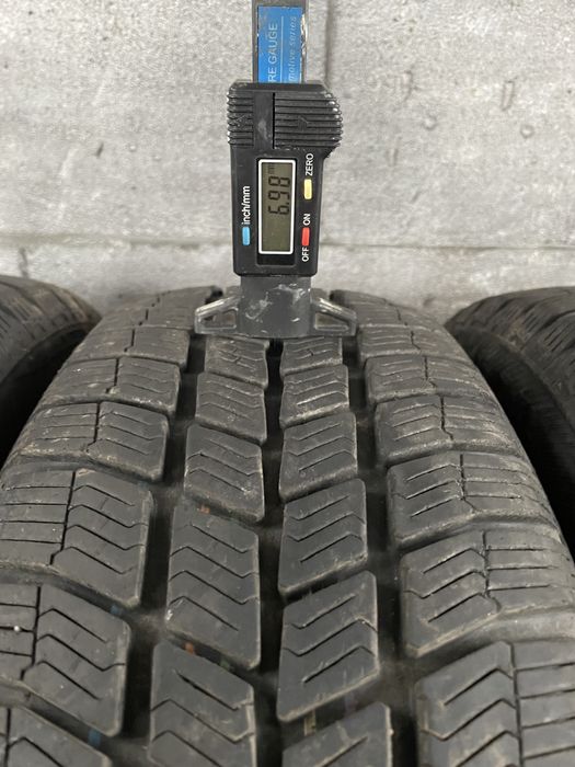 Шини резина 185/60/15 r15 Barum комплект зимні