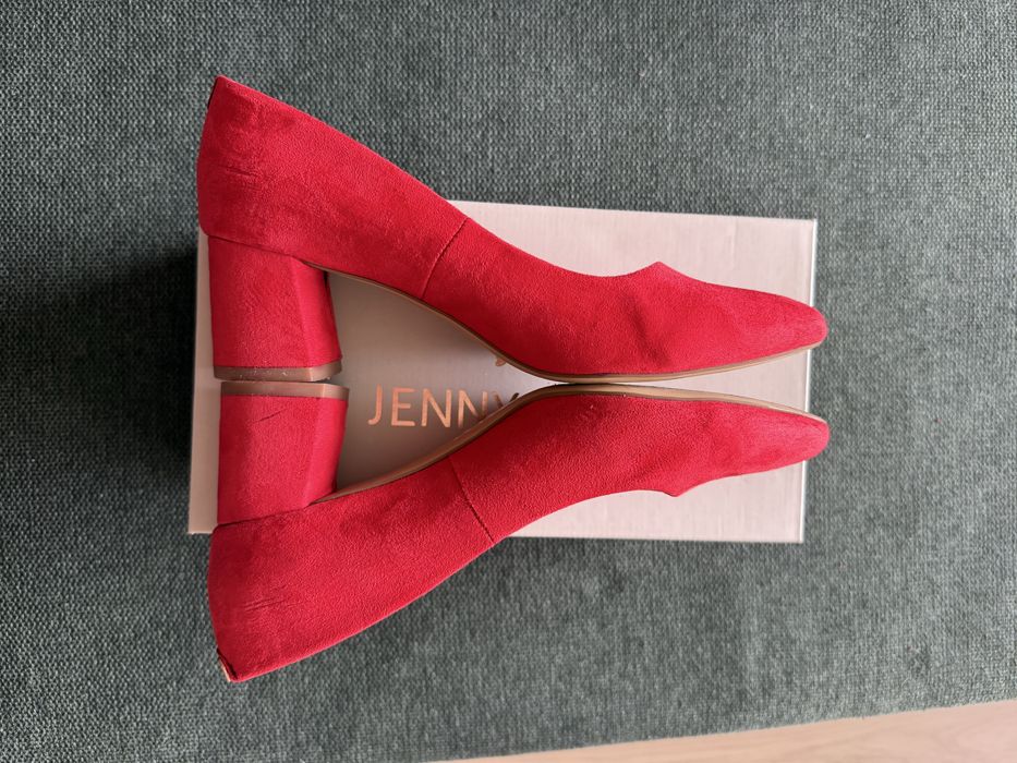 Czerwone buty na klocku