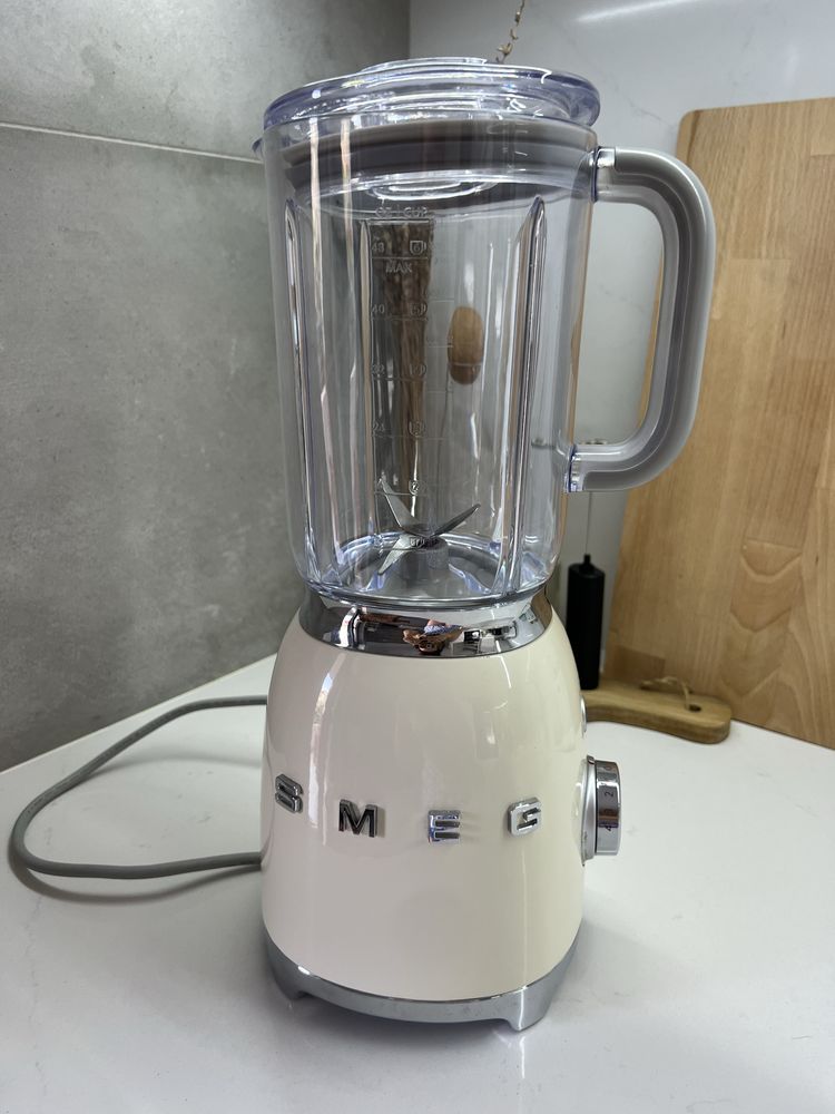 Liquidificadora SMEG branca