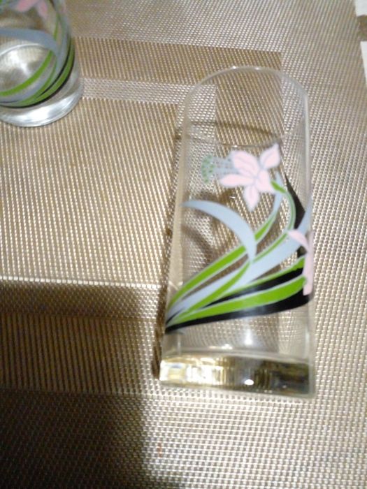 Набор стеклянных стаканов